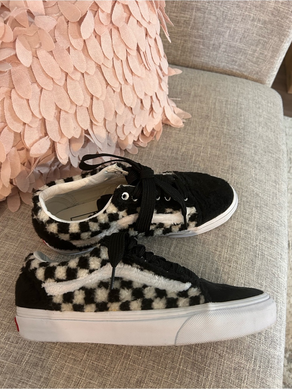 Vans Black & White Checkerboard Fuzzy Low-Top Sneakers M6.5 W8